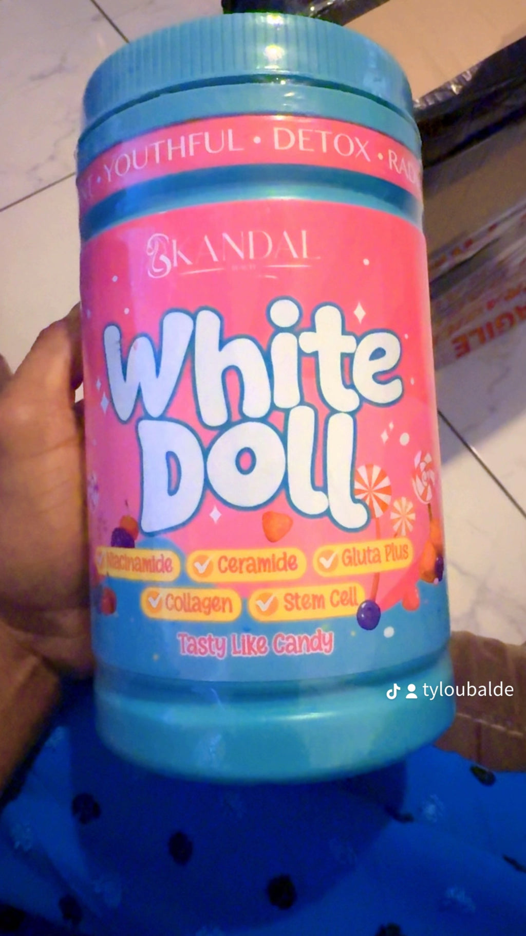 Skandal White Doll